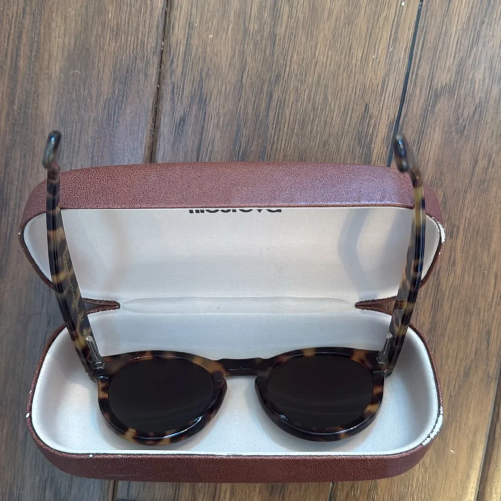 Illesteva Leonard Sunglasses Tortoise Blue Mirror - Picture 10 of 13